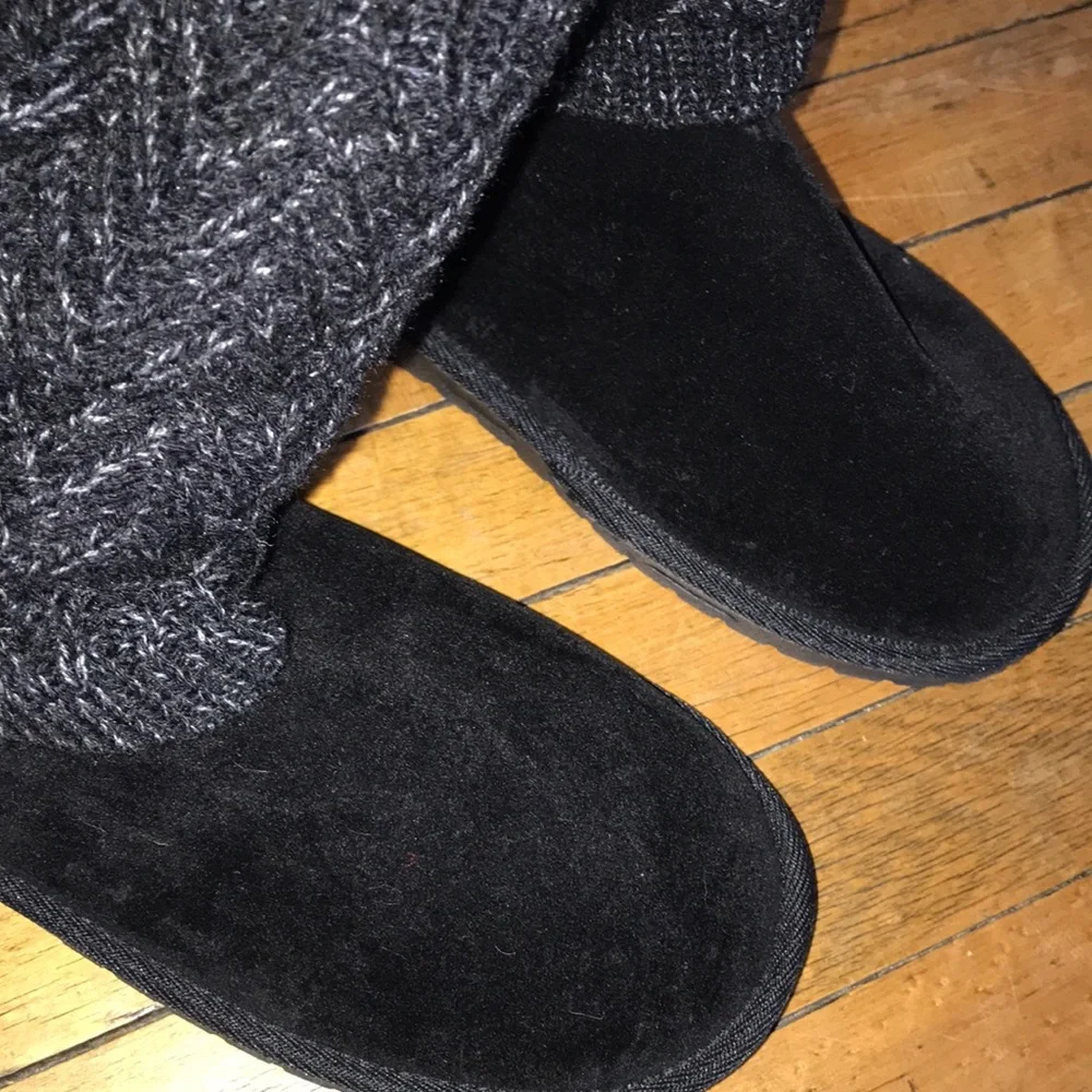 Muk Luks Black and Dark Gray Knit Cuff Ankle‎ Boots